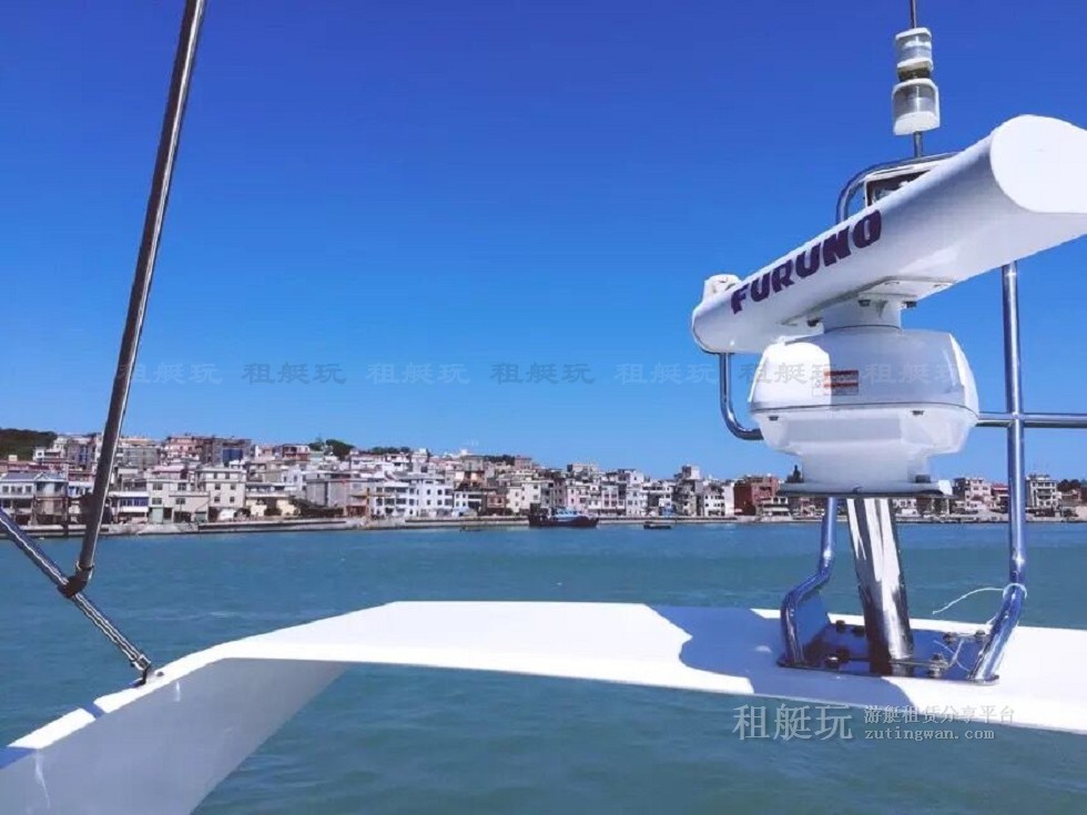 大圖游艇海上好風光.jpg